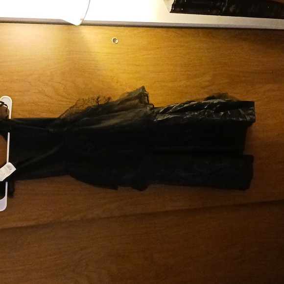 LIGHT UP DARK BRIDE HALLOWEEN  COSTUME, NWT, LIGHTS UP, MEDIUM, 8-10 - Picture 3 of 7